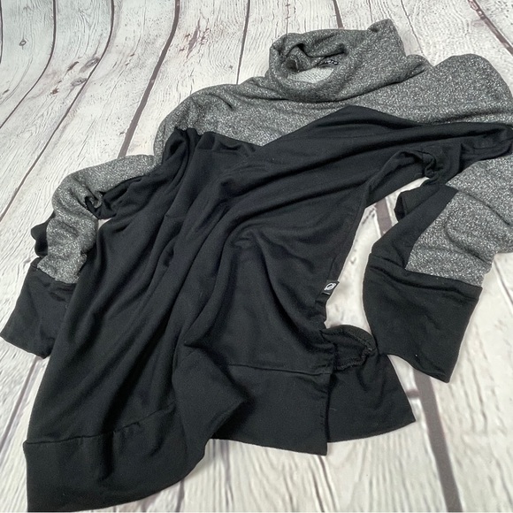 TEREZ black & metallic grey long sleeve mock neck lightweight sweater, size S - Picture 5 of 11